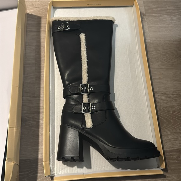 Soda Black Heeled Boots with Cream Trim - Picture 7 of 10